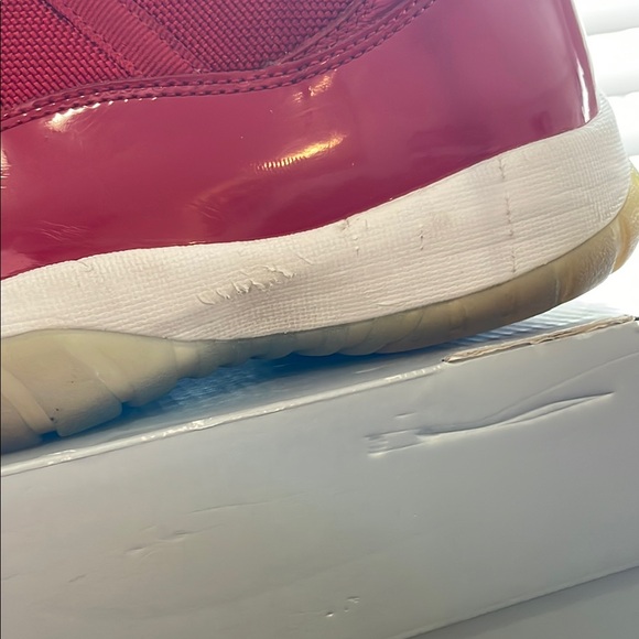 Nike Air Jordan 11 Retro - Picture 7 of 8